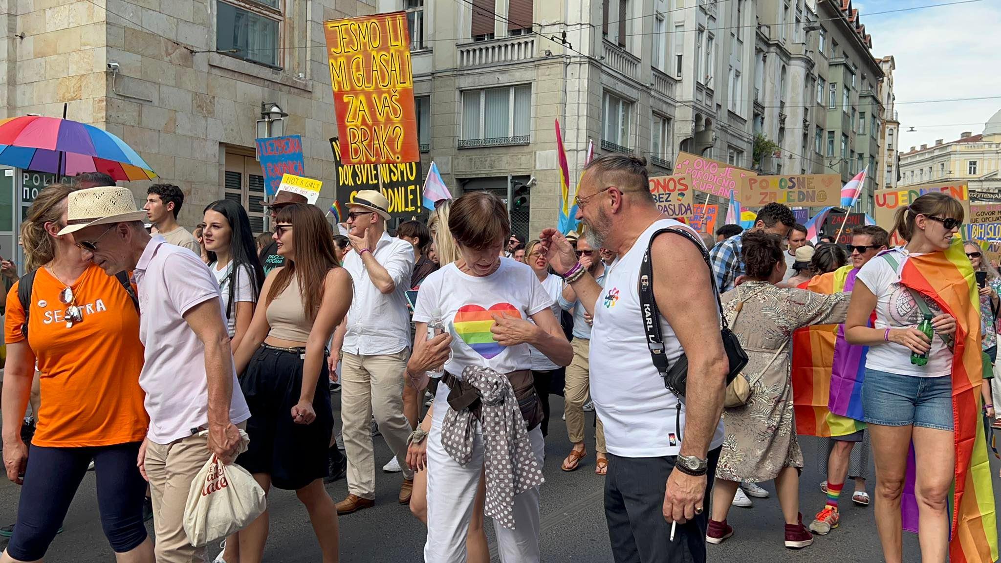 Stotine učesnika Povorke na ulicama Sarajeva - Avaz