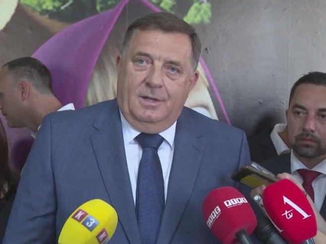 Dodik je rekao da je cilj RS da se sprovede Ustav BiH - Avaz