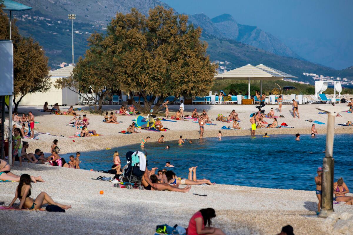 Ženu nasred gradske plaže ugrizla zmija: Bilo je jako puno krvi