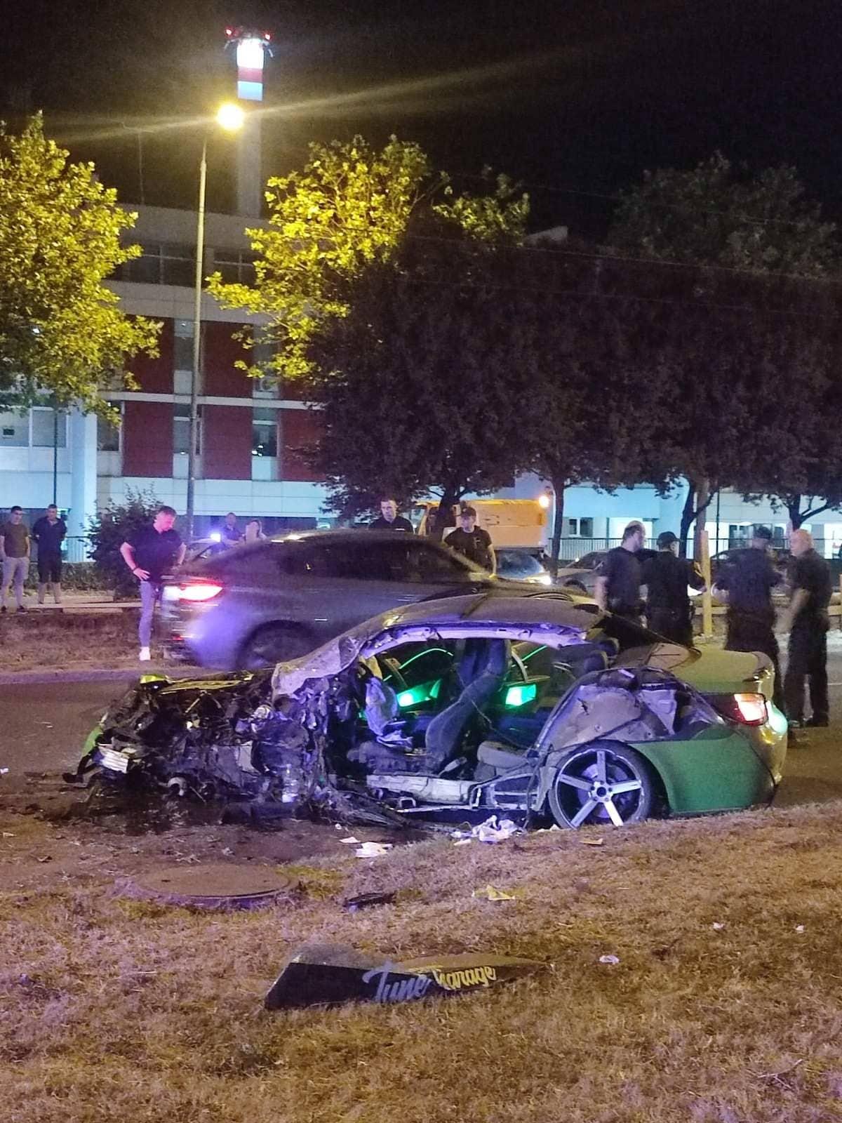 Video / Stravična nesreća u Sarajevu: Vatrogasci rezali auto, više ekipa hitne pomoći na licu mjesta