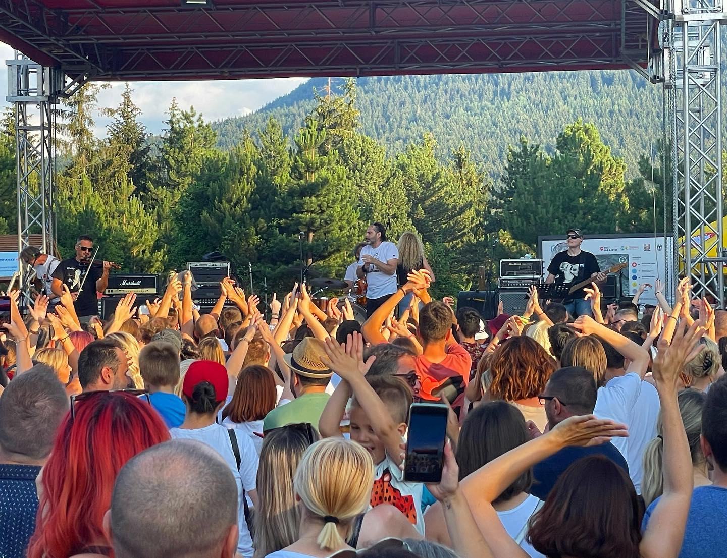 Koncertom Zabranjenog pušenja završen prvi dan Vidikovac Festa na Trebeviću