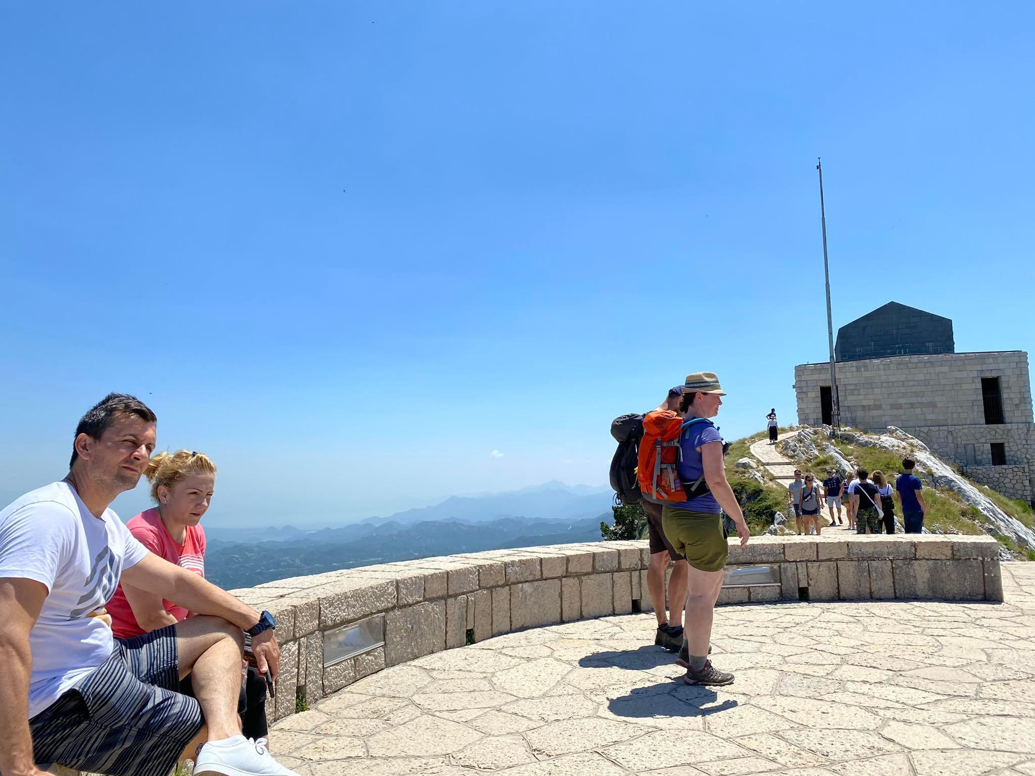 Turisti na samom vrhu Mauzoleja - Avaz