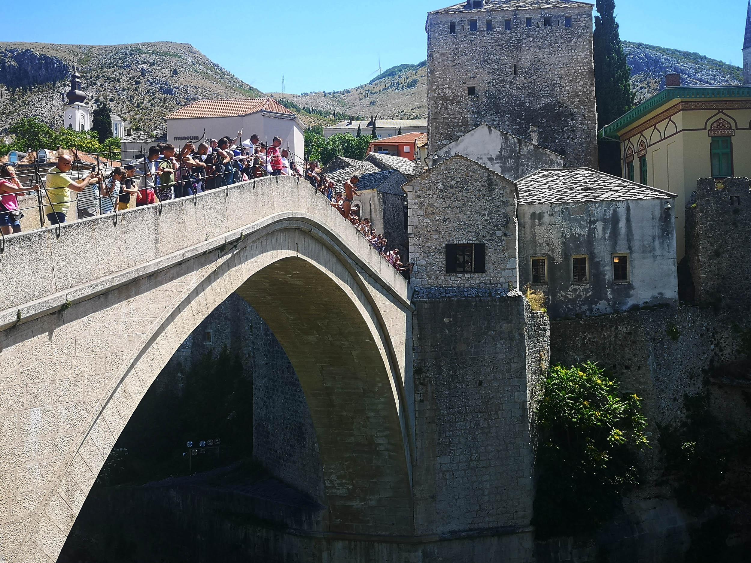 Skok bez aplauza sa Starog mosta za Srebrenicu