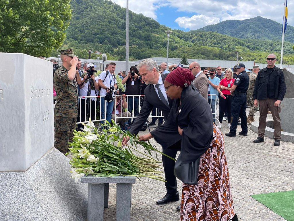 Satler: Nikada ne smijemo zaboraviti žrtve genocida u Srebrenici