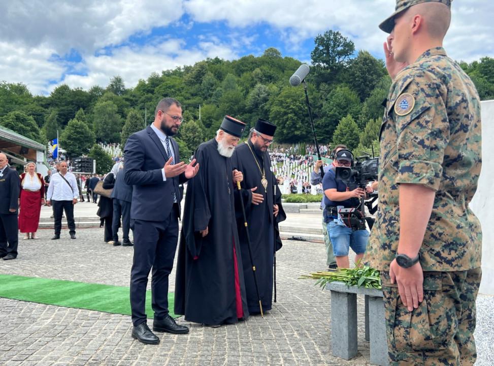 Mitropolit Mihailo se poklonio žrtvama genocida u Srebrenici: Srpski narod nije genocidan, ali njihove vođe jesu