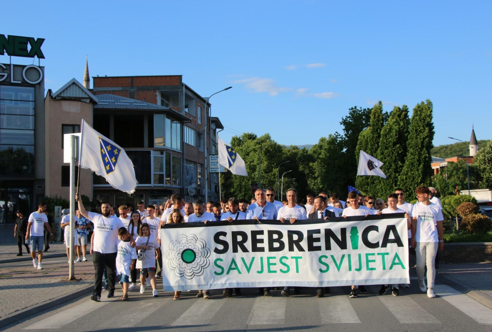 U Skoplju održan Marš mira u znak sjećanja na žrtve genocida u Srebrenici