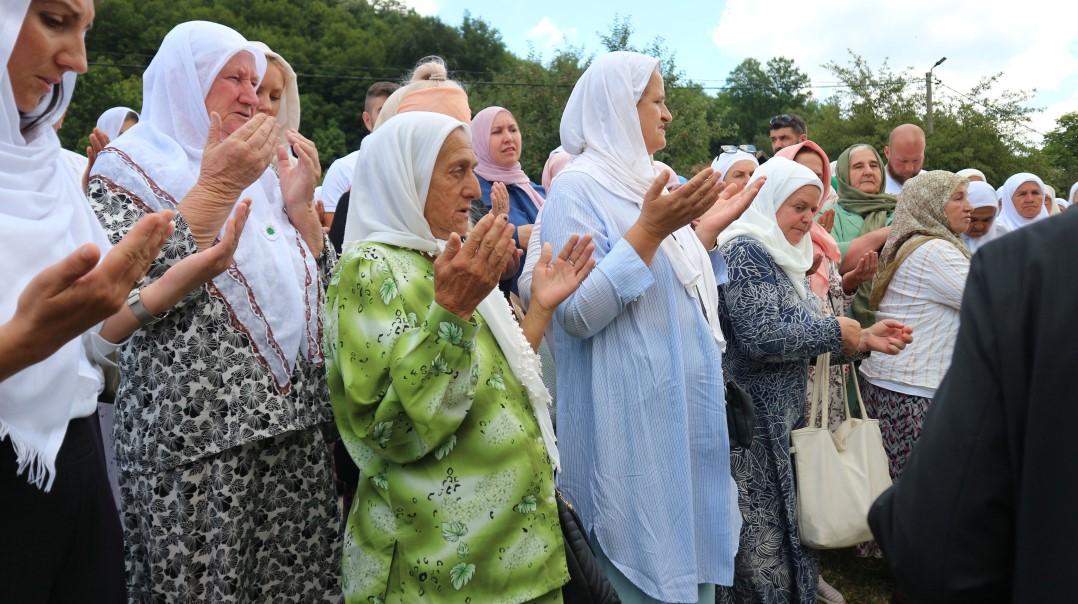 Proučena Fatiha - Avaz