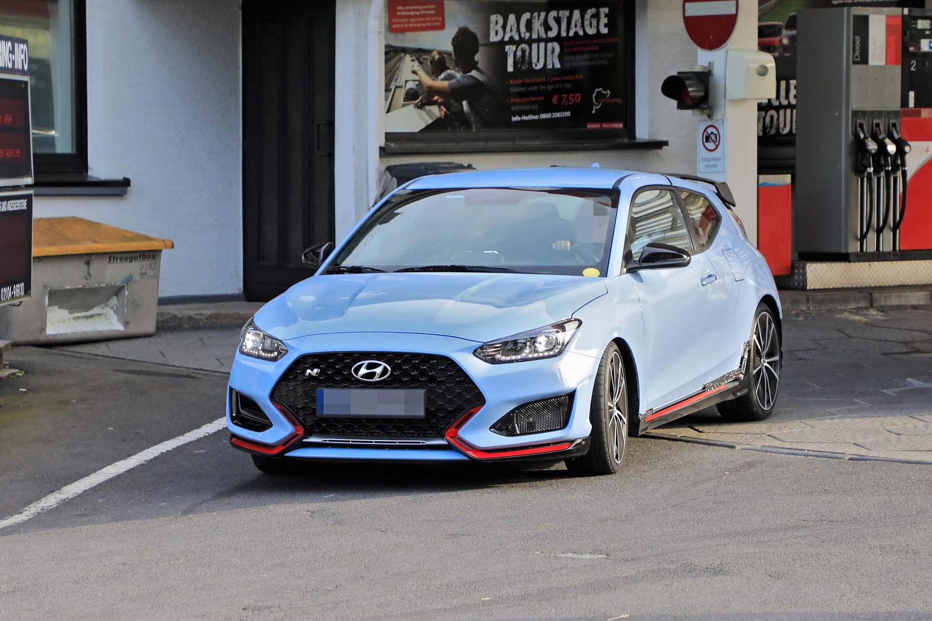 Na benzinskoj pumpi u Njemačkoj snimljen zagonetni Hyundai Veloster N