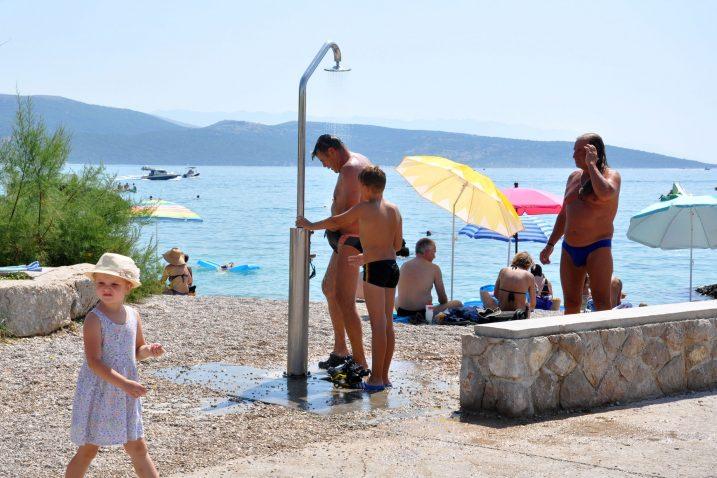 Zabranjeno tuširanje na plažama - Avaz