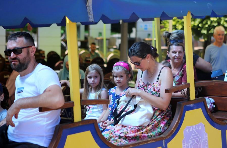 Turistička atrakcija grada soli: Vožnjom vozićem upoznajte znamenitosti Tuzle