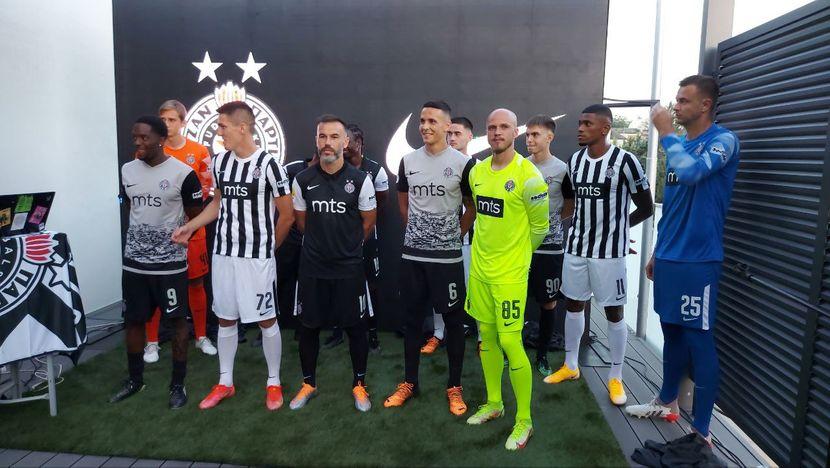 Partizan predstavio dresove - Avaz