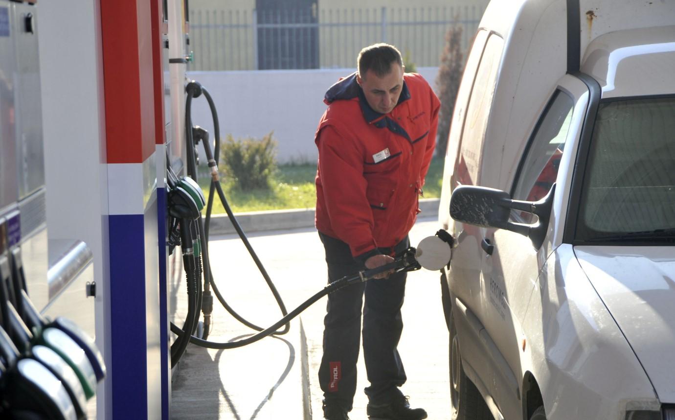 Vozači u BiH osjetili efekte pada cijene barela nafte na svjetskom tržištu - Avaz