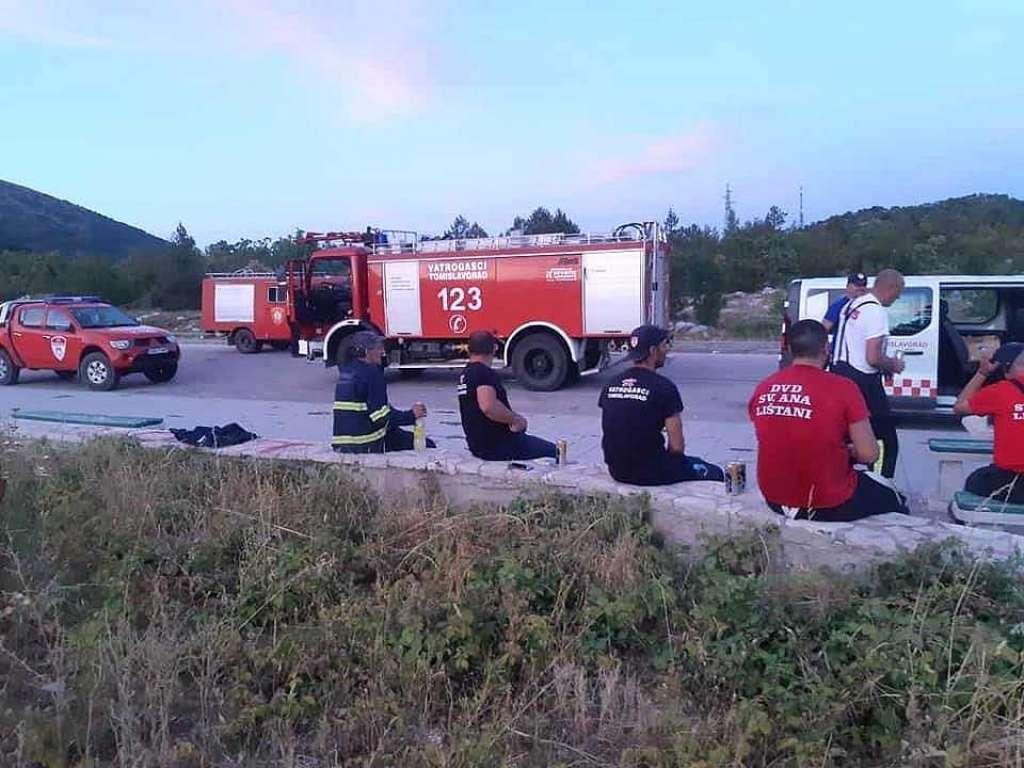 Požar je ugrožavao stambene objekte - Avaz