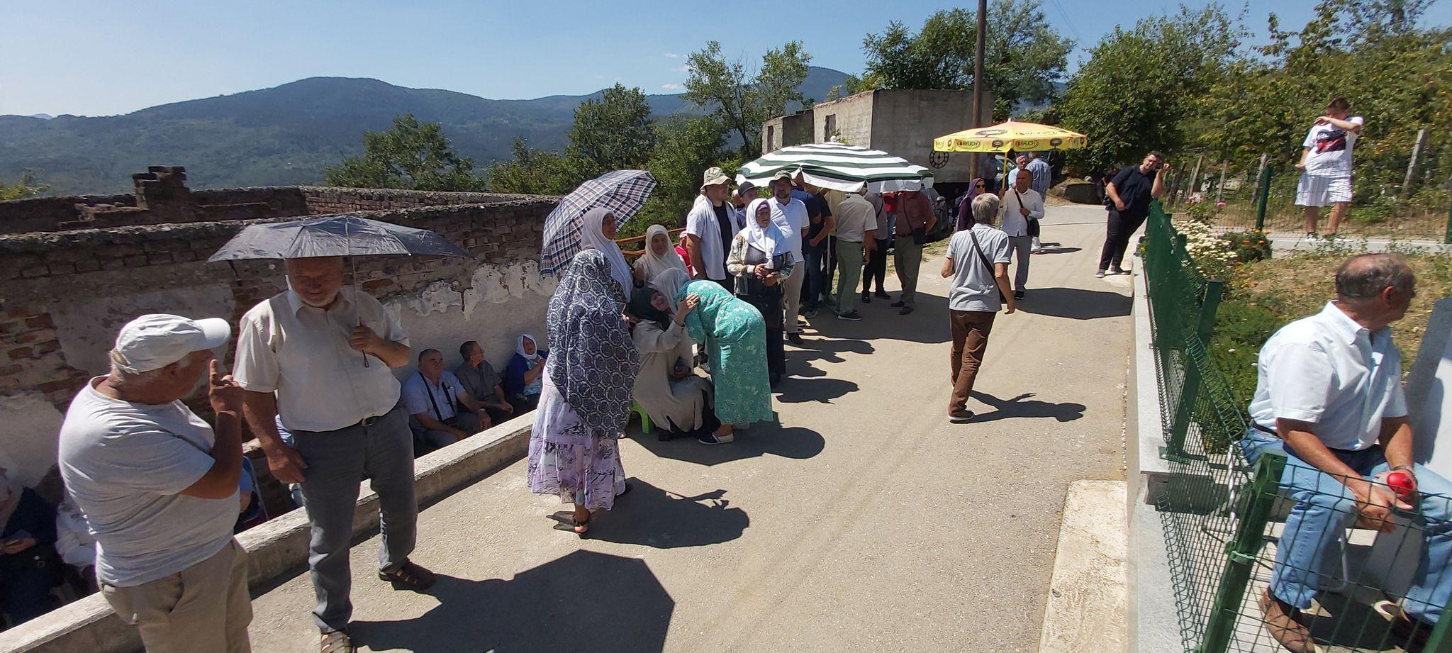 S obilježavanja pored spomen česme - Avaz