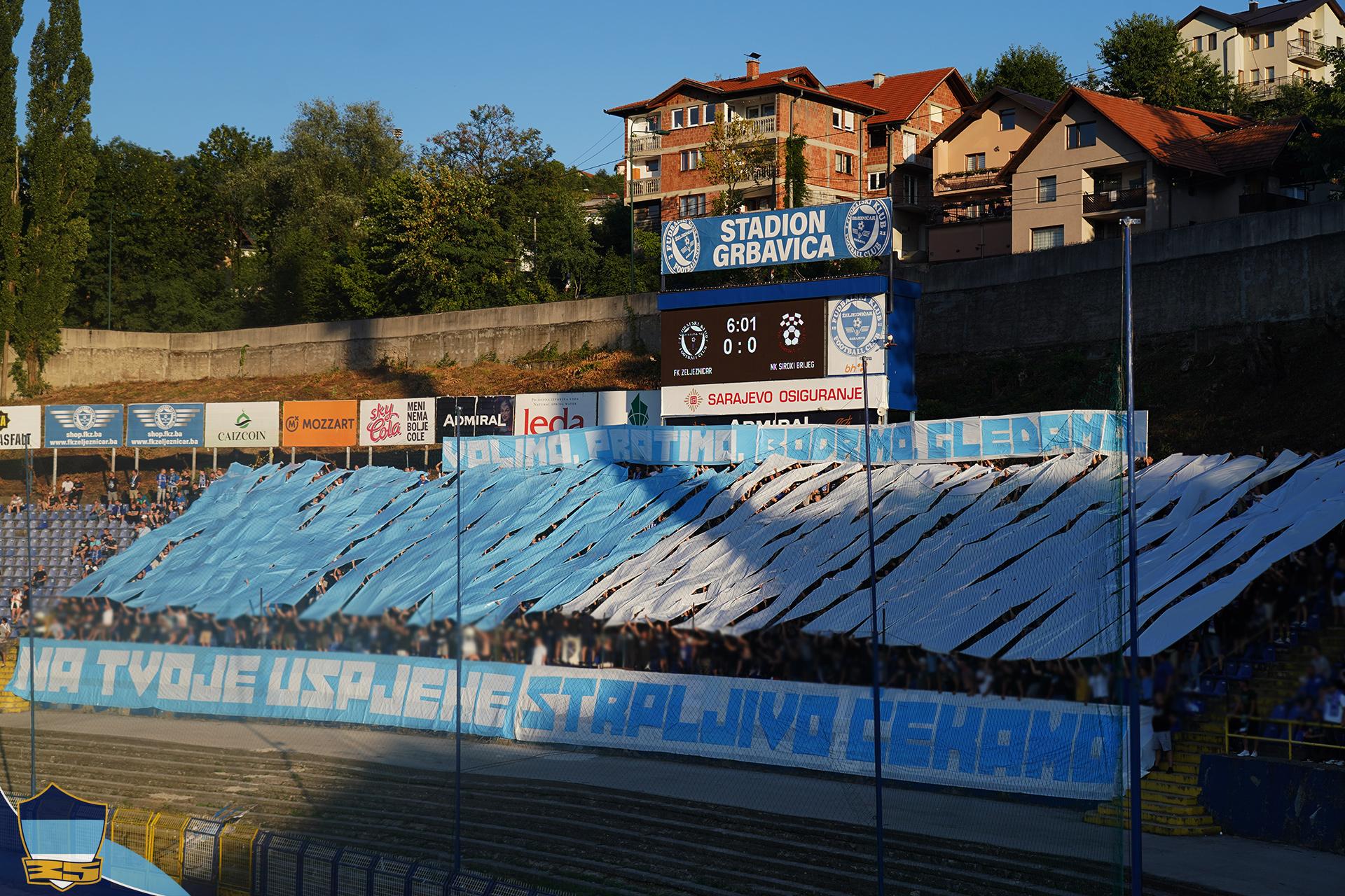 "Tre Maniacs":  Svi na stadion, na jug, u kop - Avaz