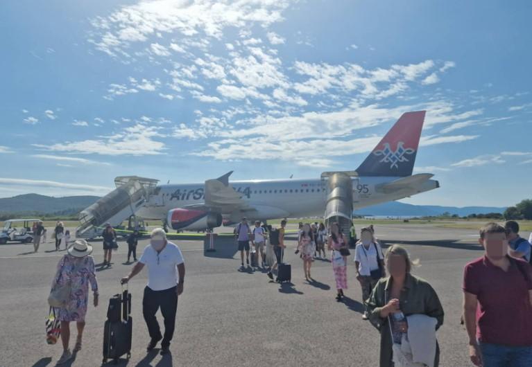 Avion Air Serbia morao prinudno sletjeti - Avaz