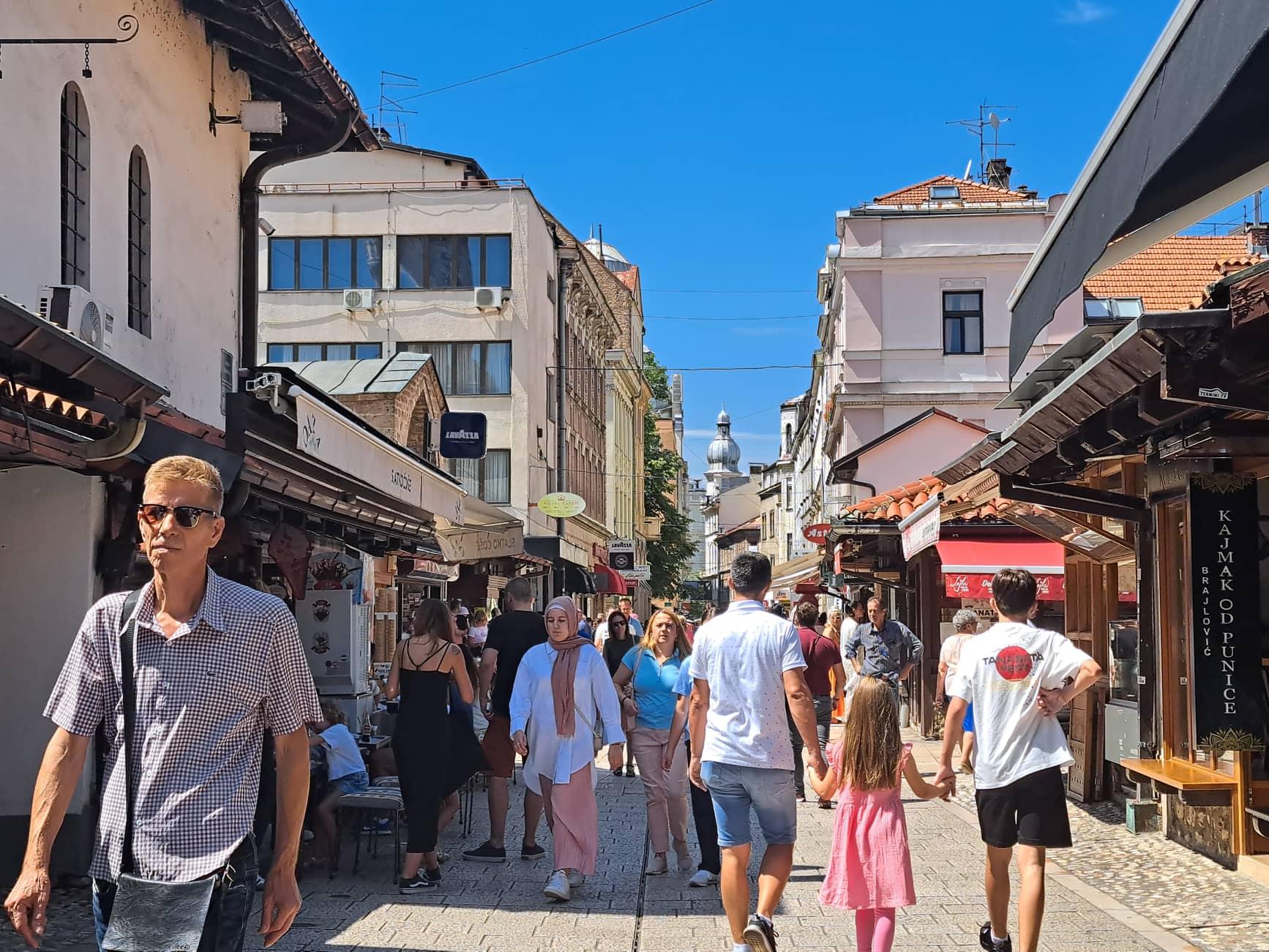 Stara jezgra grada prepuna turista: Vratit ćemo se zbog tradicionalne hrane