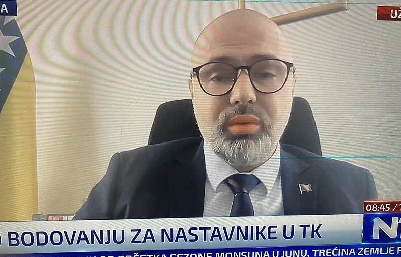 Ahmed Omerović tokom javljanja uživo - Avaz