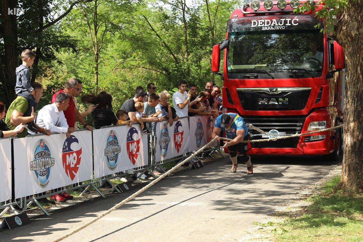 Stotine građana na Stojčevcu ispratilo borbu 12 najjačih ljudi svijeta za titulu najboljeg