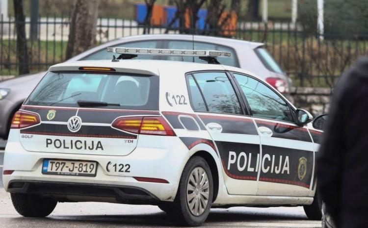 Sudar automobila i romobila: Jedna osoba prevezena na ukazivanje ljekarske pomoći