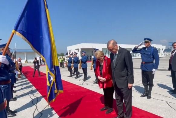 Turković i Erdoan na sarajevskom aerodromu - Avaz