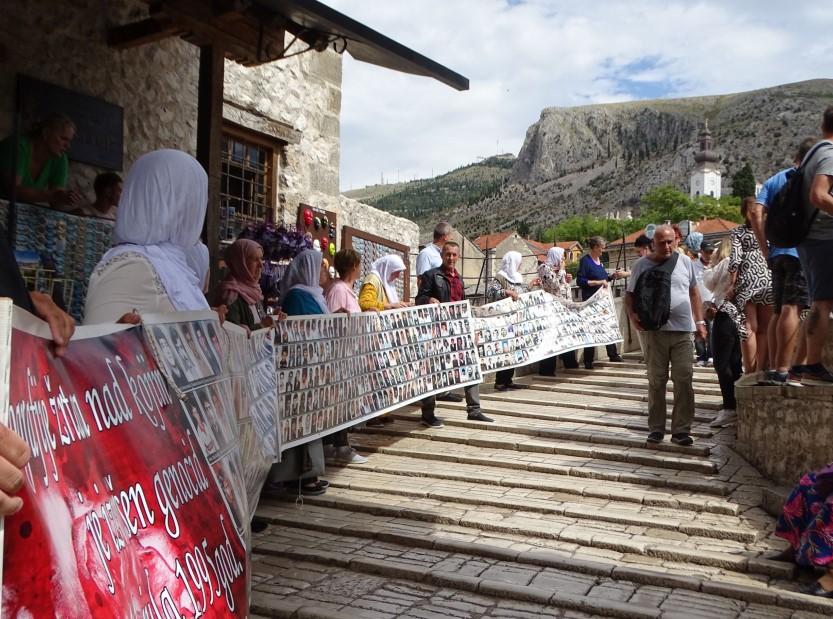 Majke Srebrenice u Mostaru - Avaz