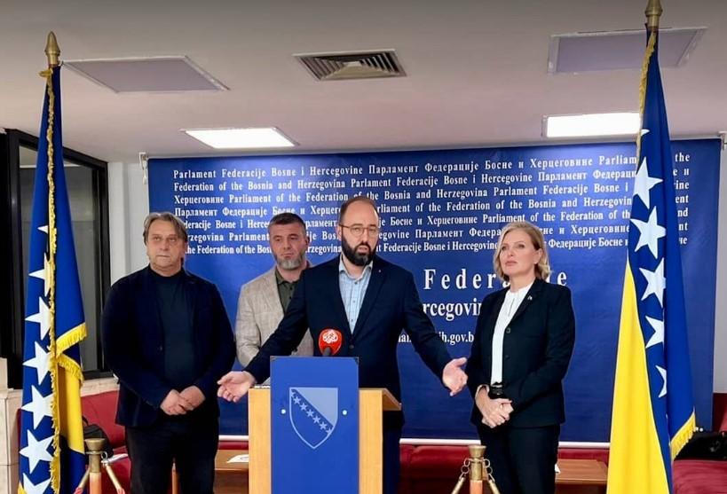 Komisija za sigurnost Parlamenta FBiH zahtijeva stavljanje van snage Pravilnika o registraciji vozila