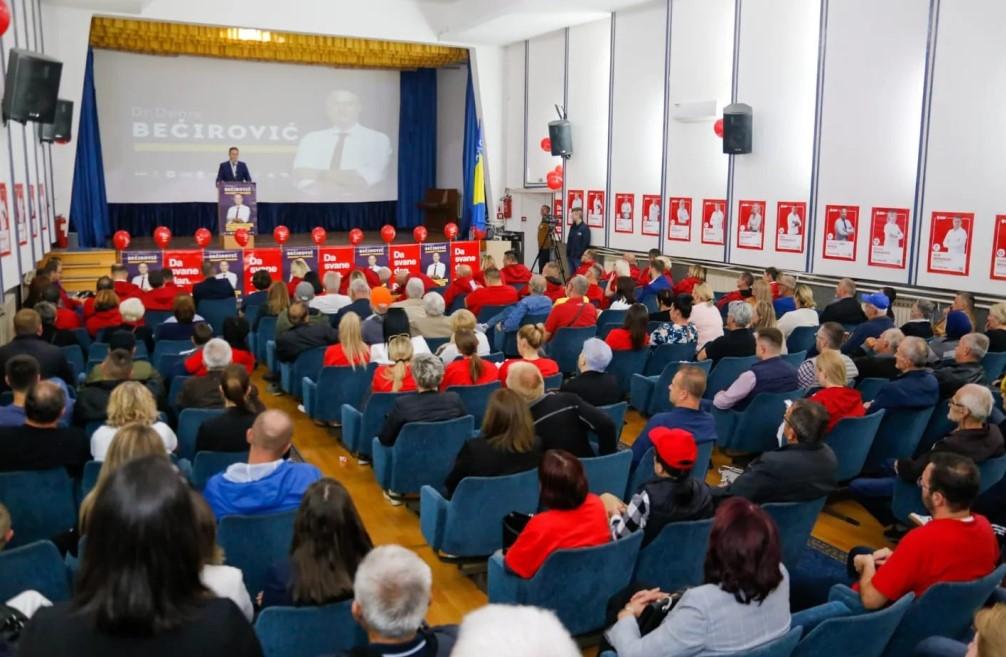 Bećirović u Cazinu i Bosanskoj Krupi: Predsjedništvo BiH mora imati stabilizacijsku ulogu