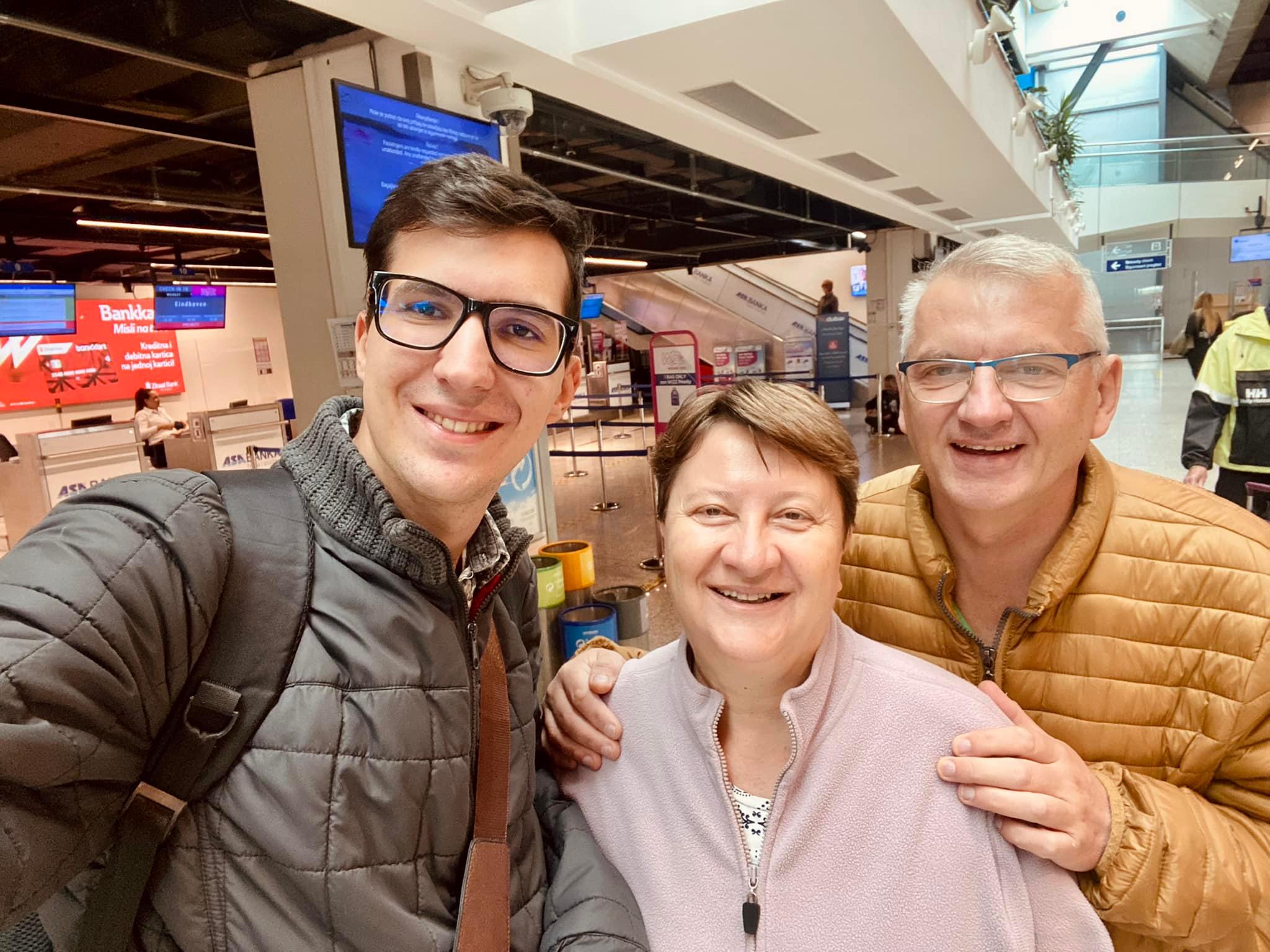 Nedim Sladić ide u London: Objavio fotografiju sa aerodroma