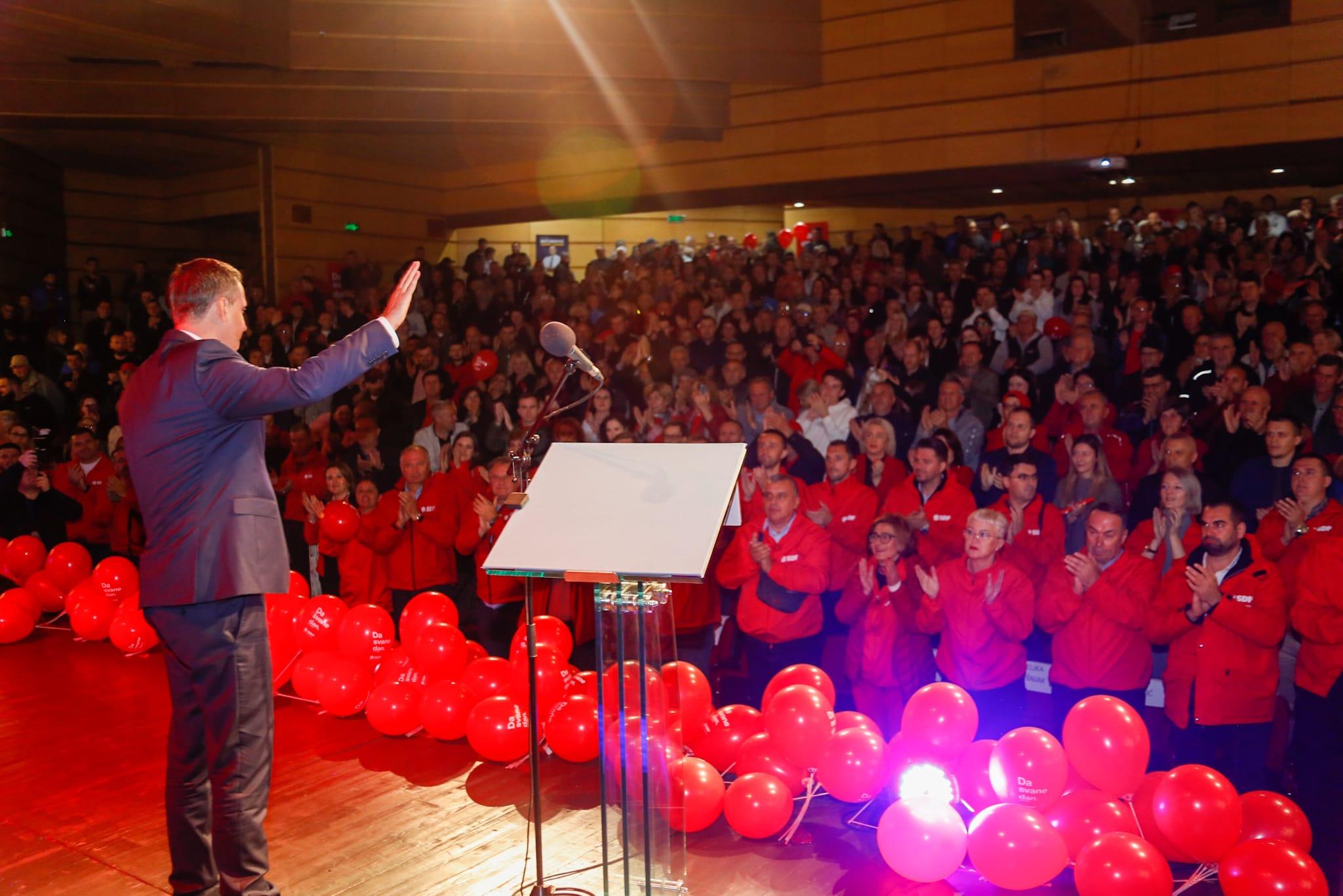 Bećirović u Bugojnu: Jačanje sigurnosti i odbrambenih potencijala BiH je ključni prioritet u ovim teškim vremenima