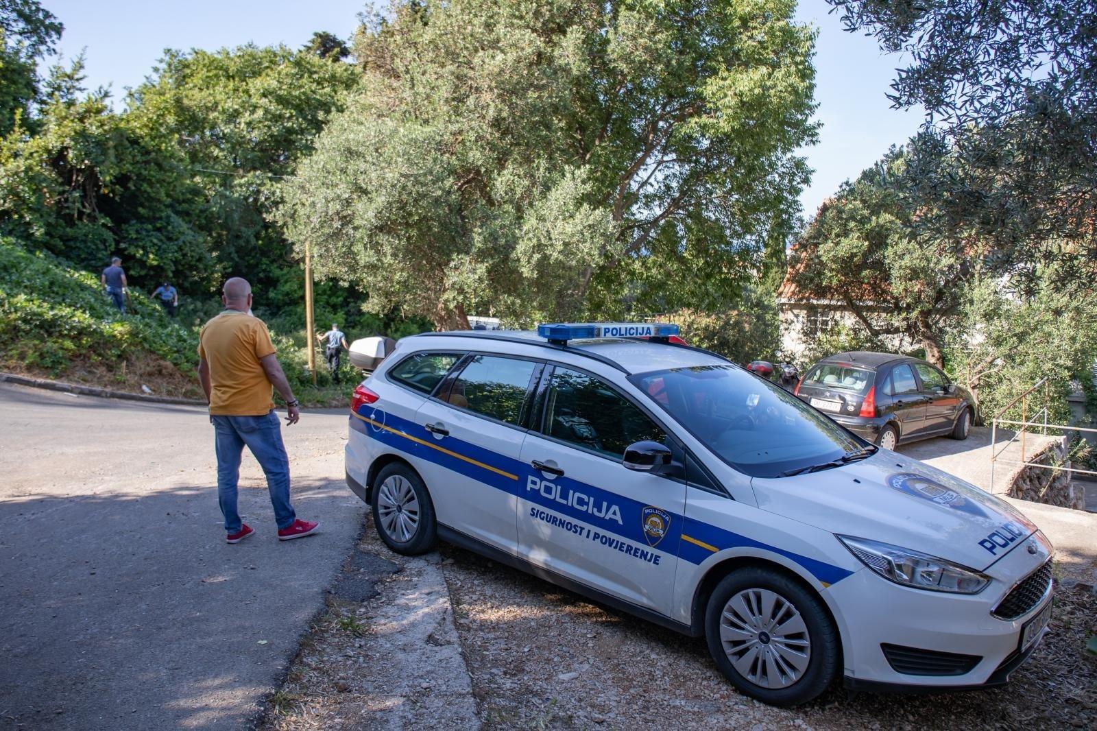 Policija na terenu - Avaz