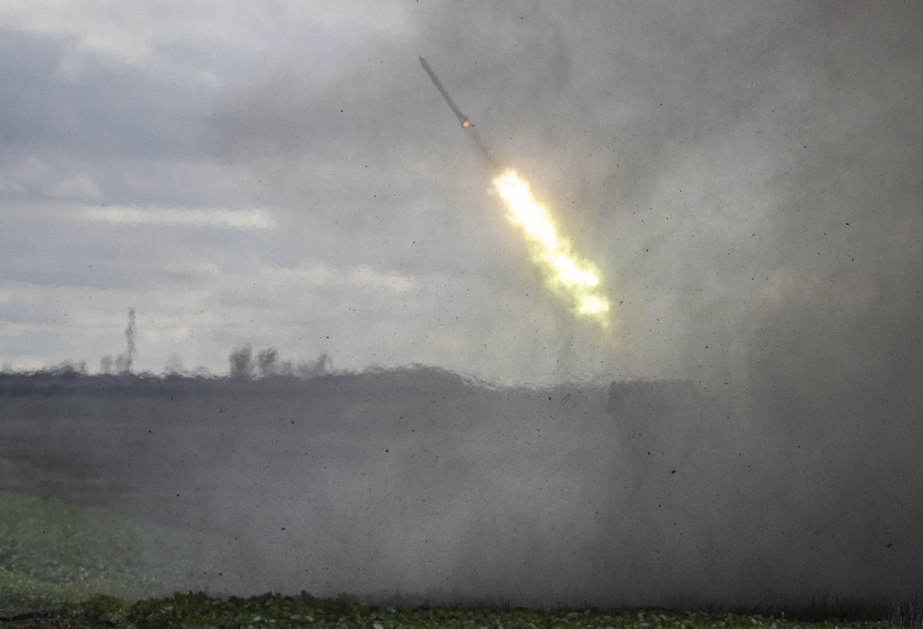 Ukrajinske artiljerijske snage - Avaz