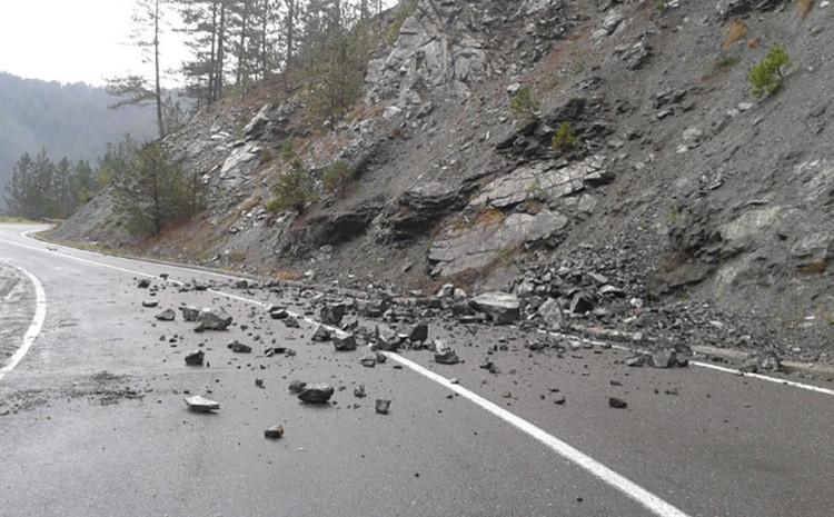 Stanje na putevima u BiH: Povećana opasnost od odrona, magla smanjuje vidljivost