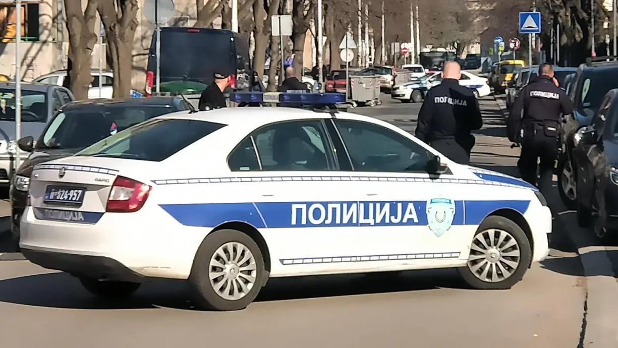 Policija vrši uviđaj na licu mjesta - Avaz