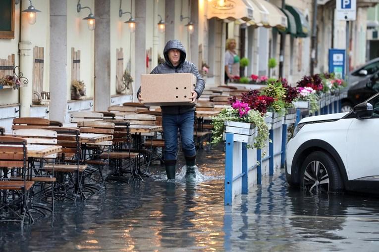 Poplave i u Rijeci - Avaz