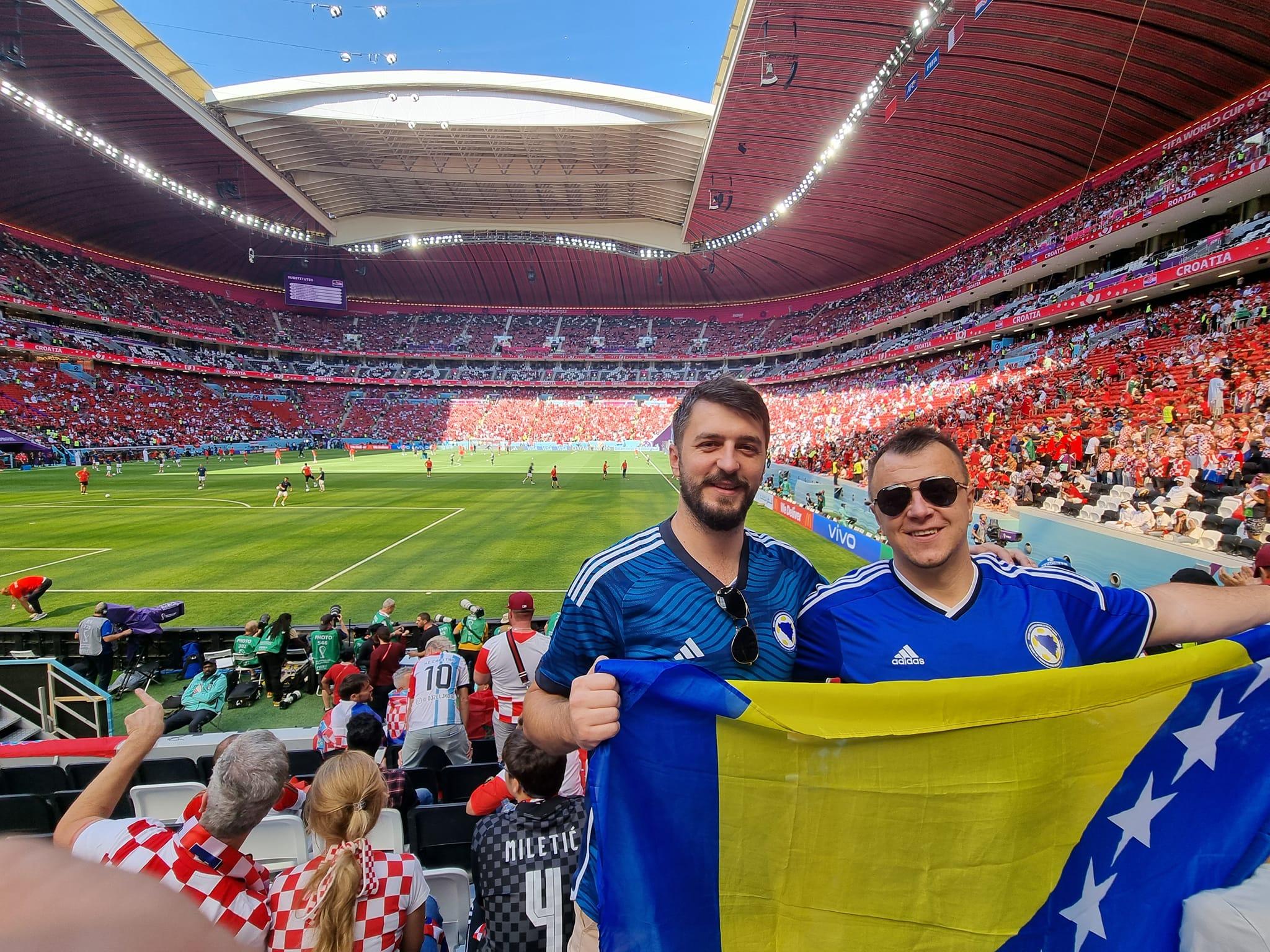 Braća Pjanić sa zastavom BiH navijala za Hrvatsku