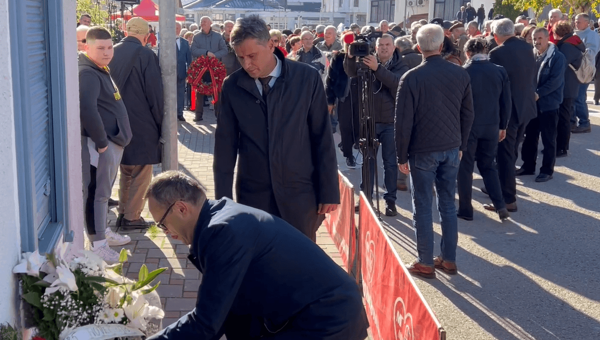 Video / Narod ga ne voli, džaba ti je: Crnolistaš Novalić izviždan u Mrkonjić Gradu!