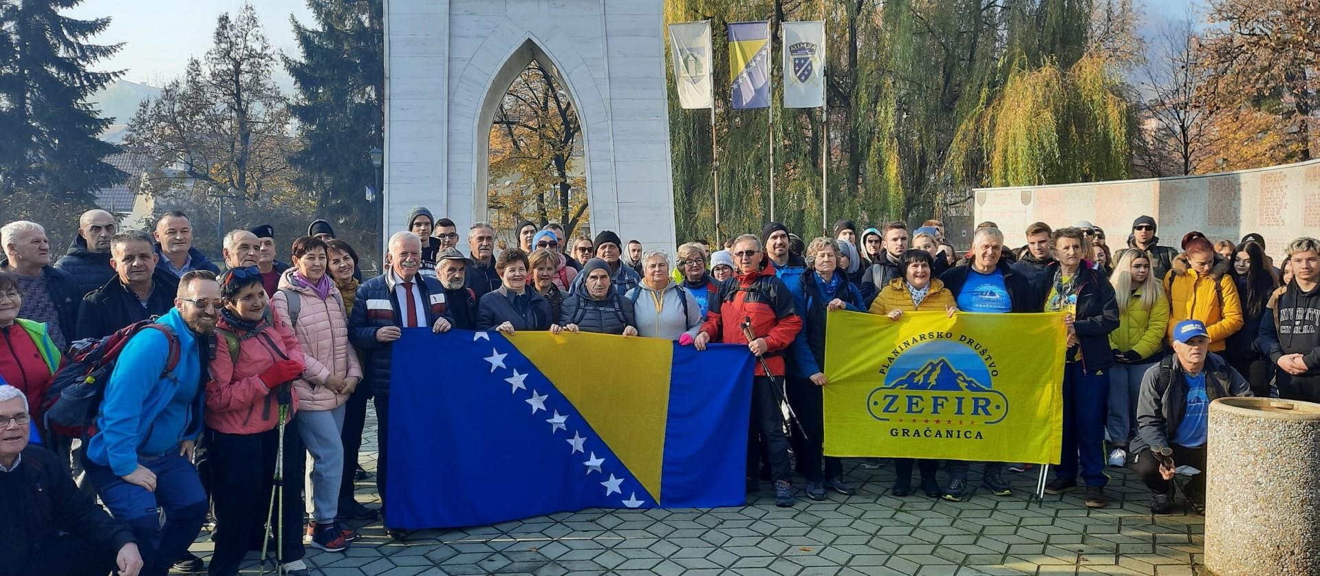 Povodom Dana državnosti: Na Vis krenuo deseti tradicionalni pohod "Moja domovina-moj ponos"