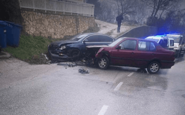 Teška saobraćajna nesreća kod Zenice: Dvije osobe povrijeđene, jedna teže