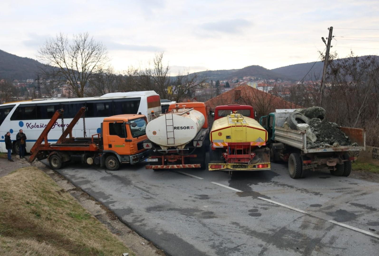 Počelo uklanjanje barikade u mjestu Rudare - Avaz