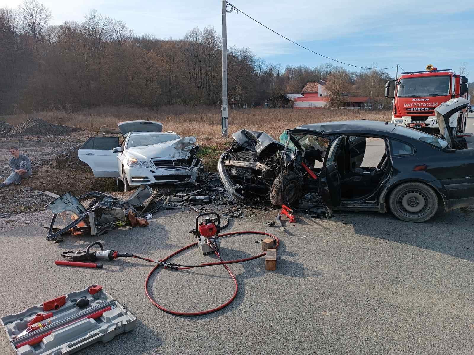 Stravičan sudar kod Prnjavora: Dvije osobe teže povrijeđene