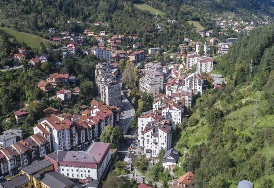 Da bi se otišlo do kantonalne bolnice ili završiti određene administrativne poslove, građani moraju da se snalaze, a taj način ih dosta košta - Avaz