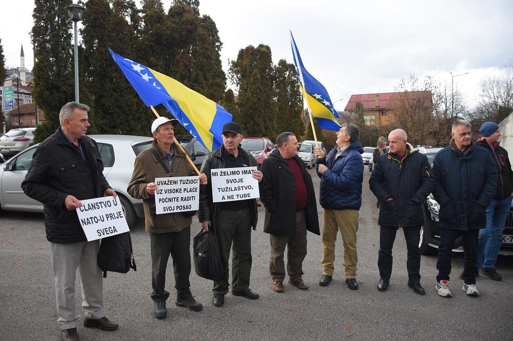 Predstavnici udruženja ispred Tužilaštva BiH - Avaz