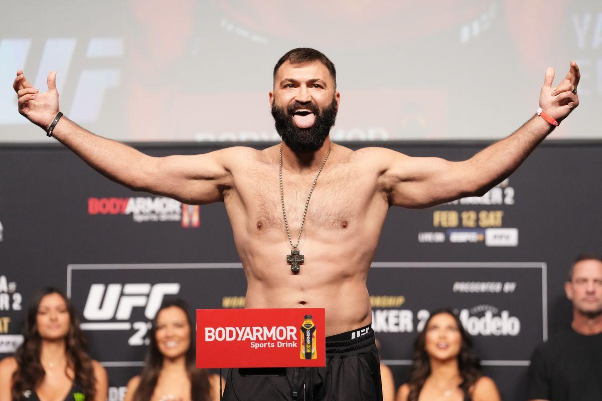 Bivši UFC-ov prvak pretukao četiri nasilnika koji su udarali djevojku na ulici