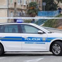 Preminuo 26-godišnjak kojeg je policija pronašla na cesti