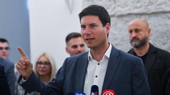 Ivan Pernar - Avaz