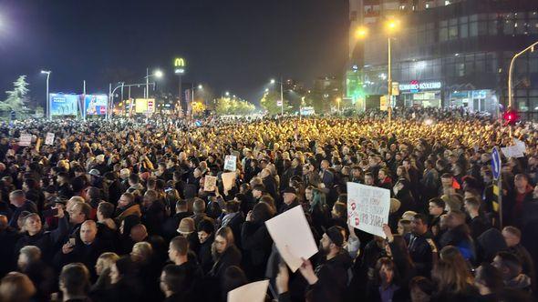 Protest u Novom Sadu - Avaz