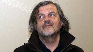 Kusturica hitno primljen u bolnicu, oglasio se iz postelje: Jauknuo sam od bola