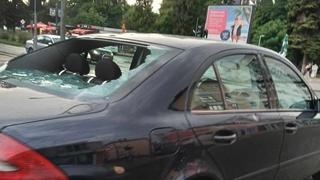 Video / Grad veličine oraha u Banjoj Luci, u Doboju oštećen automobil