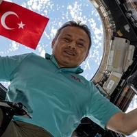 Prvi turski astronaut Alper Gezeravci uspješno nastavlja svemirsku misiju